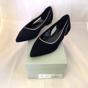 New in Box Aerosoles Photo Finish Flats
